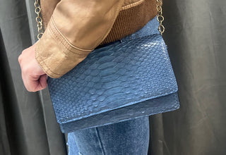 WALLET IN BLUE WAXED PYTHON