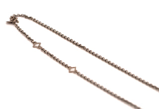 36" CHAIN LINK NECKLACE WITH 6 SCROLL STATIONS