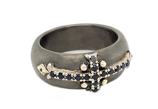 Pointed Cross Ring